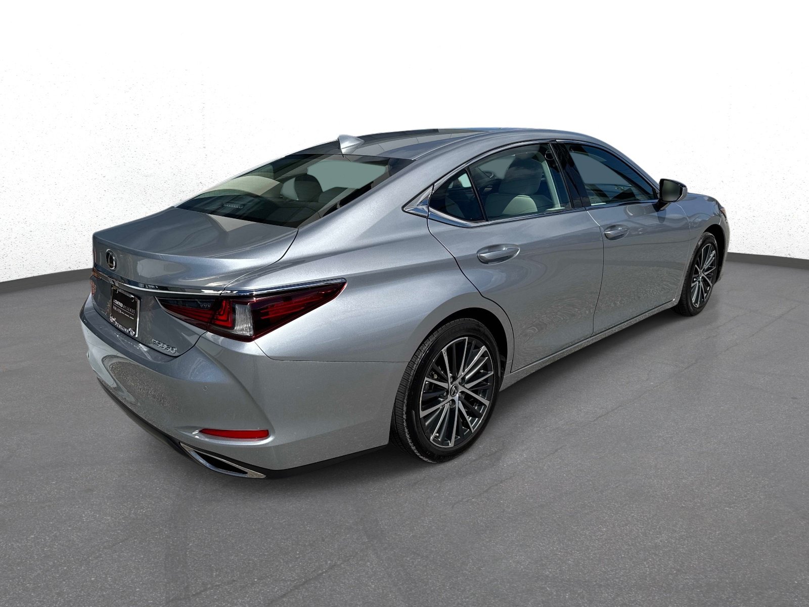 Certified 2024 Lexus ES 350 w/ Premium Package FWD image 3