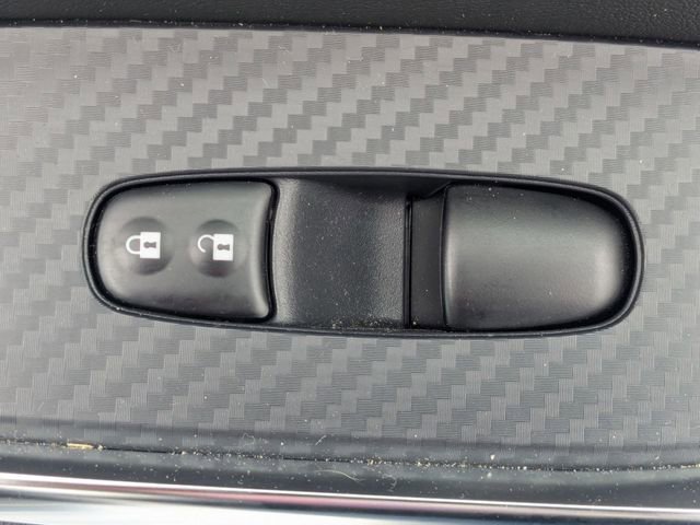 Used 2025 Nissan Sentra SR FWD image 32