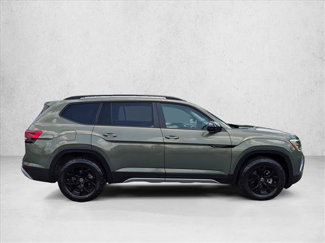 Used 2024 Volkswagen Atlas Peak Edition SEL AWD/4WD image 4