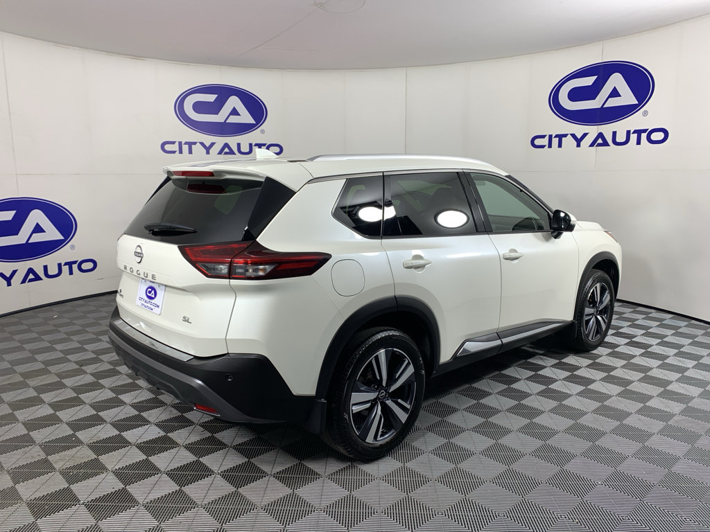 Used 2023 Nissan Rogue SL FWD image 3