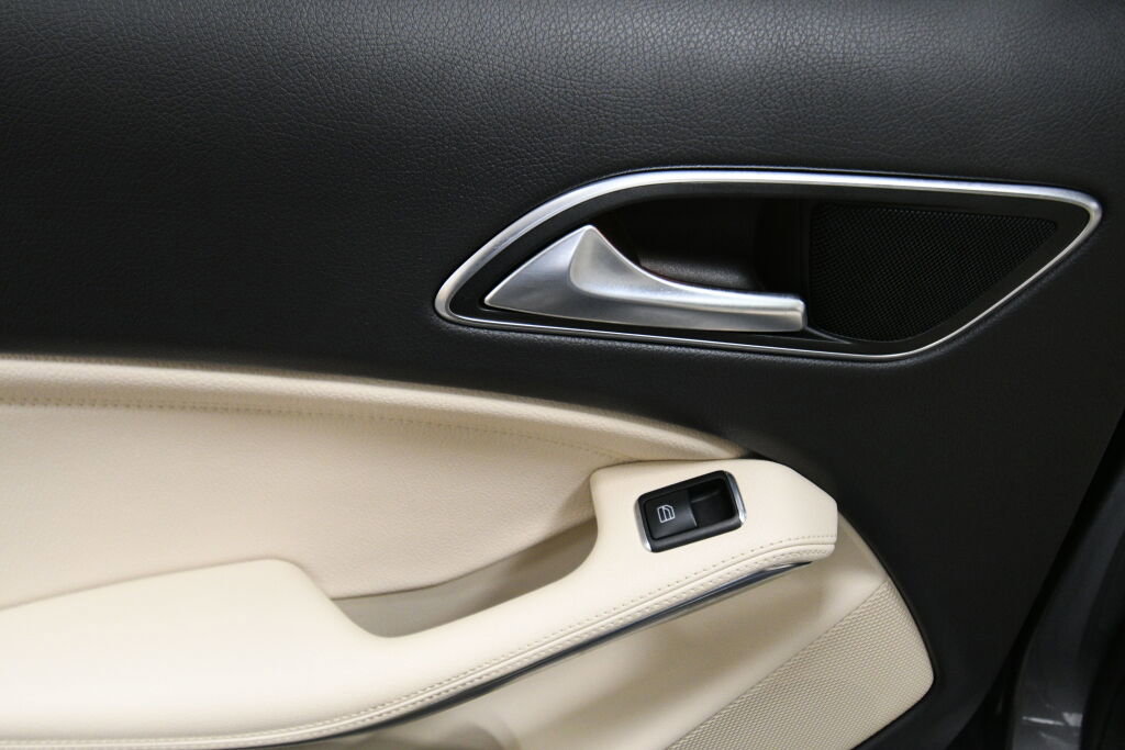 Used 2019 Mercedes-Benz GLA 250 4MATIC image 23