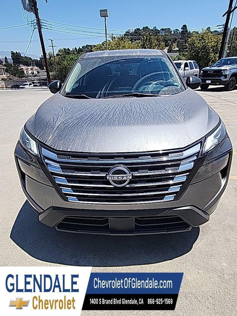 Used 2024 Nissan Rogue S FWD image 1