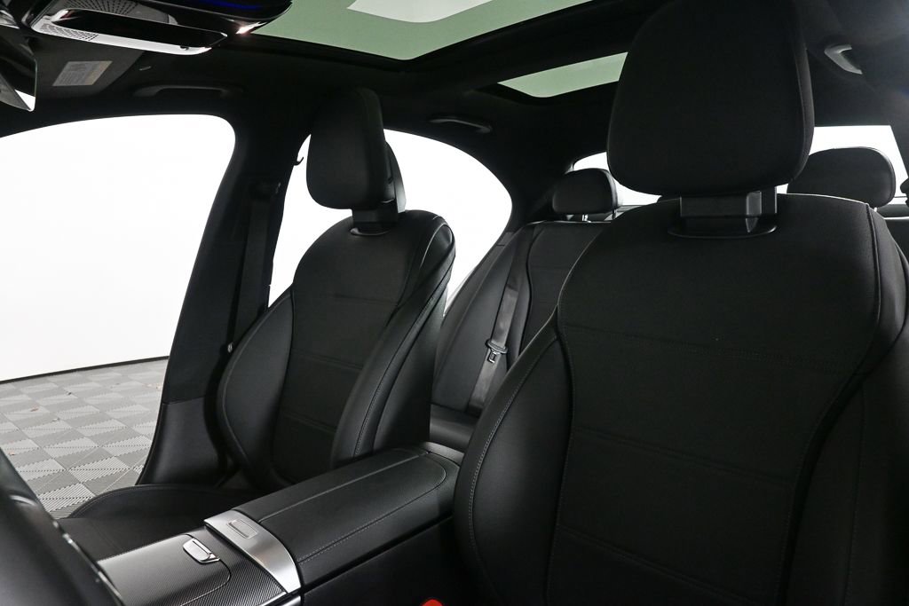 Used 2023 Mercedes-Benz C 300 Sedan image 5