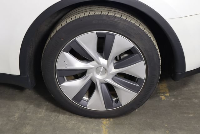 Used 2023 Tesla Model Y 2WD image 46