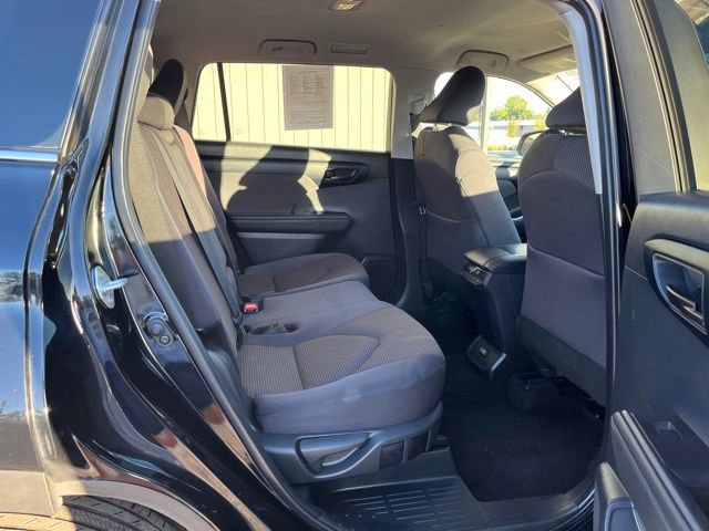 Used 2024 Toyota Highlander LE AWD/4WD image 30