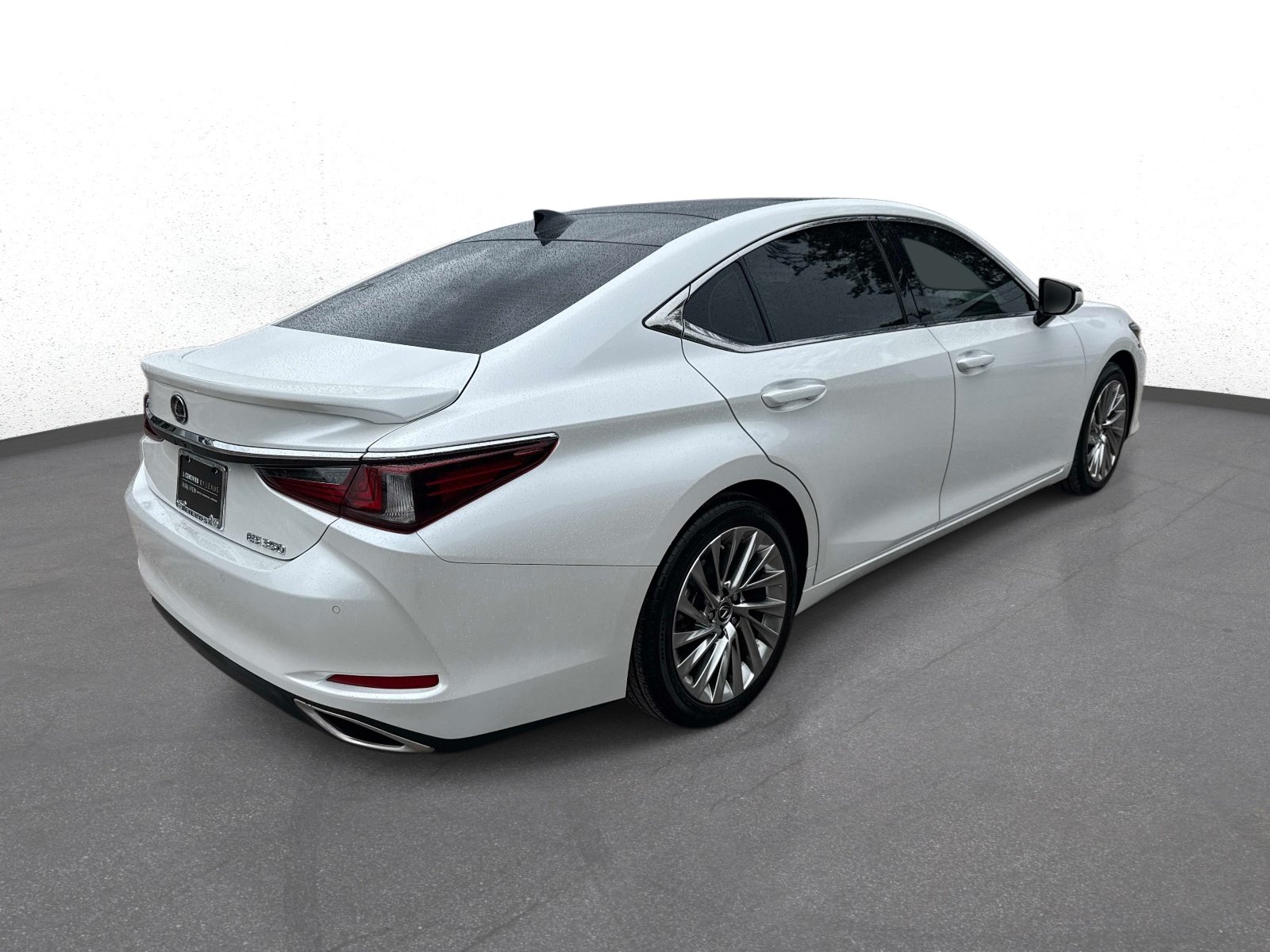 Certified 2022 Lexus ES 350 Ultra Luxury w/ Accessory Package 2 FWD image 3