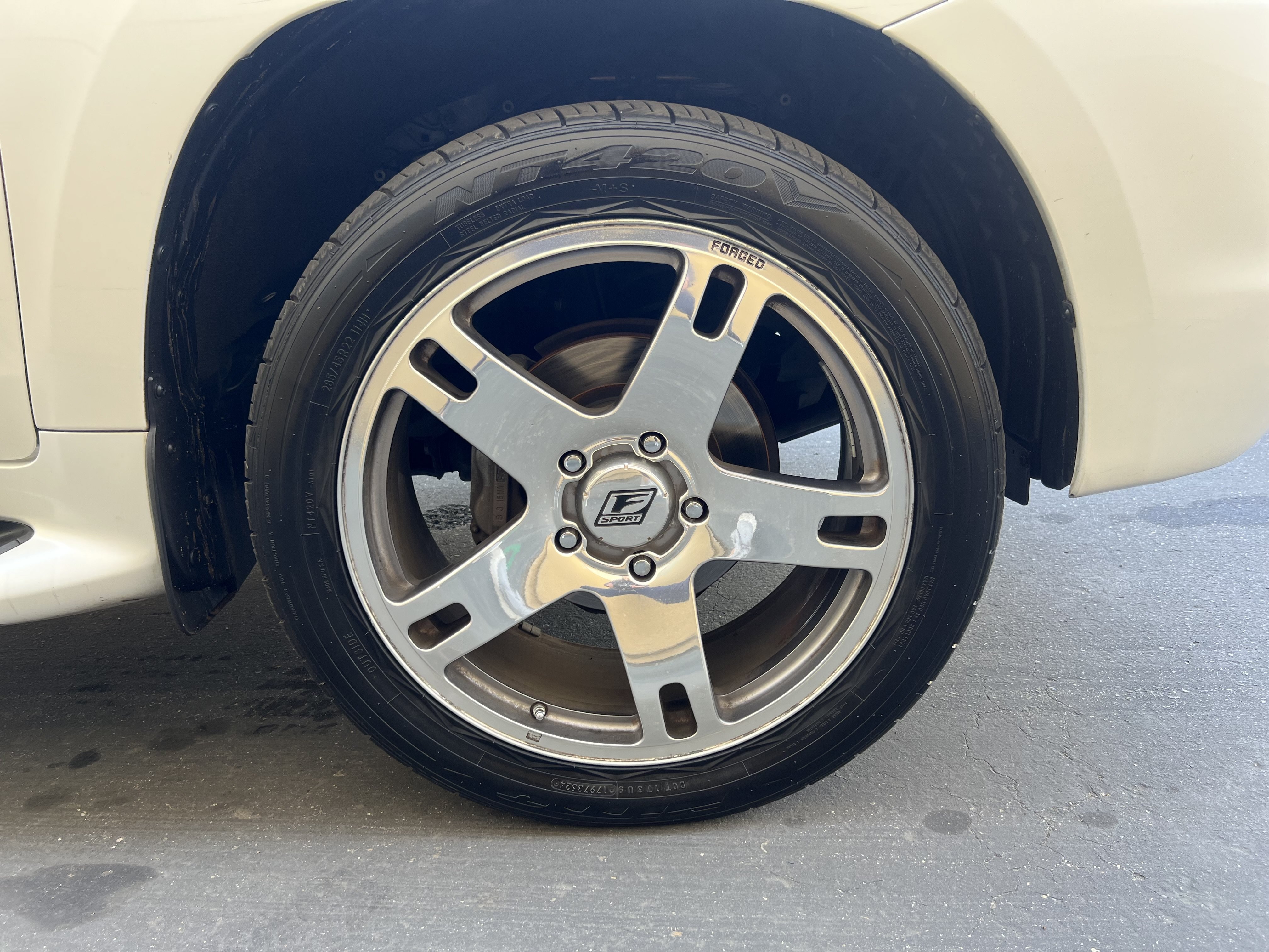 Used 2009 Lexus LX 570 4WD image 18