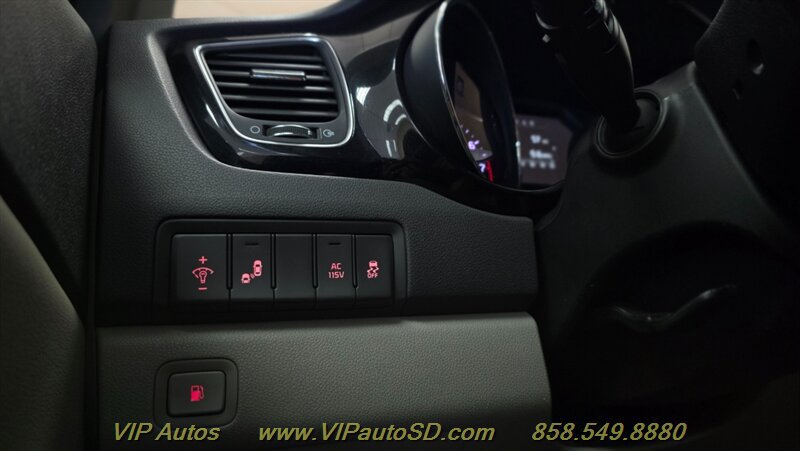 Used 2017 Kia Sedona SX FWD image 20