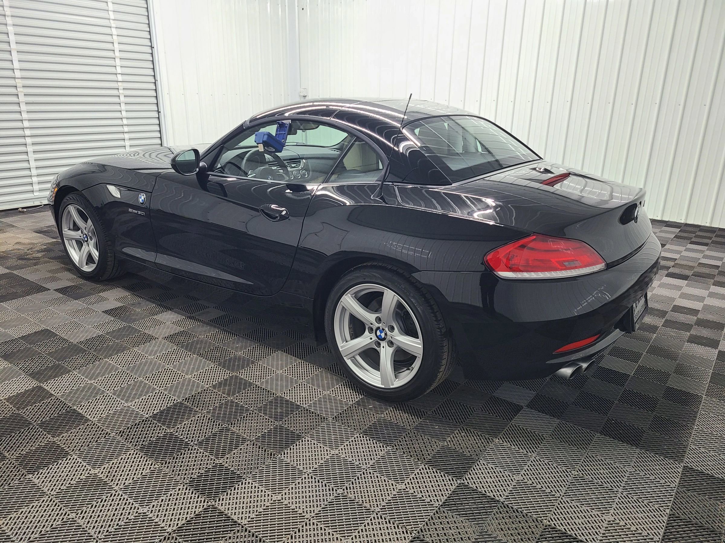 Used 2011 BMW Z4 sDrive30i RWD image 9