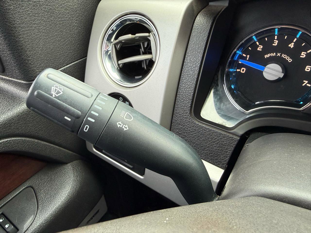 Used 2013 Ford F150 King Ranch w/ King Ranch Luxury Pkg RWD image 23