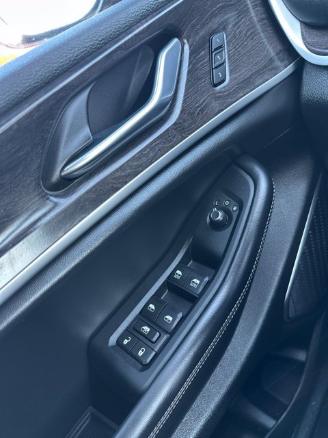 Used 2025 Jeep Grand Cherokee L Limited w/ Black Appearance Package AWD/4WD image 19