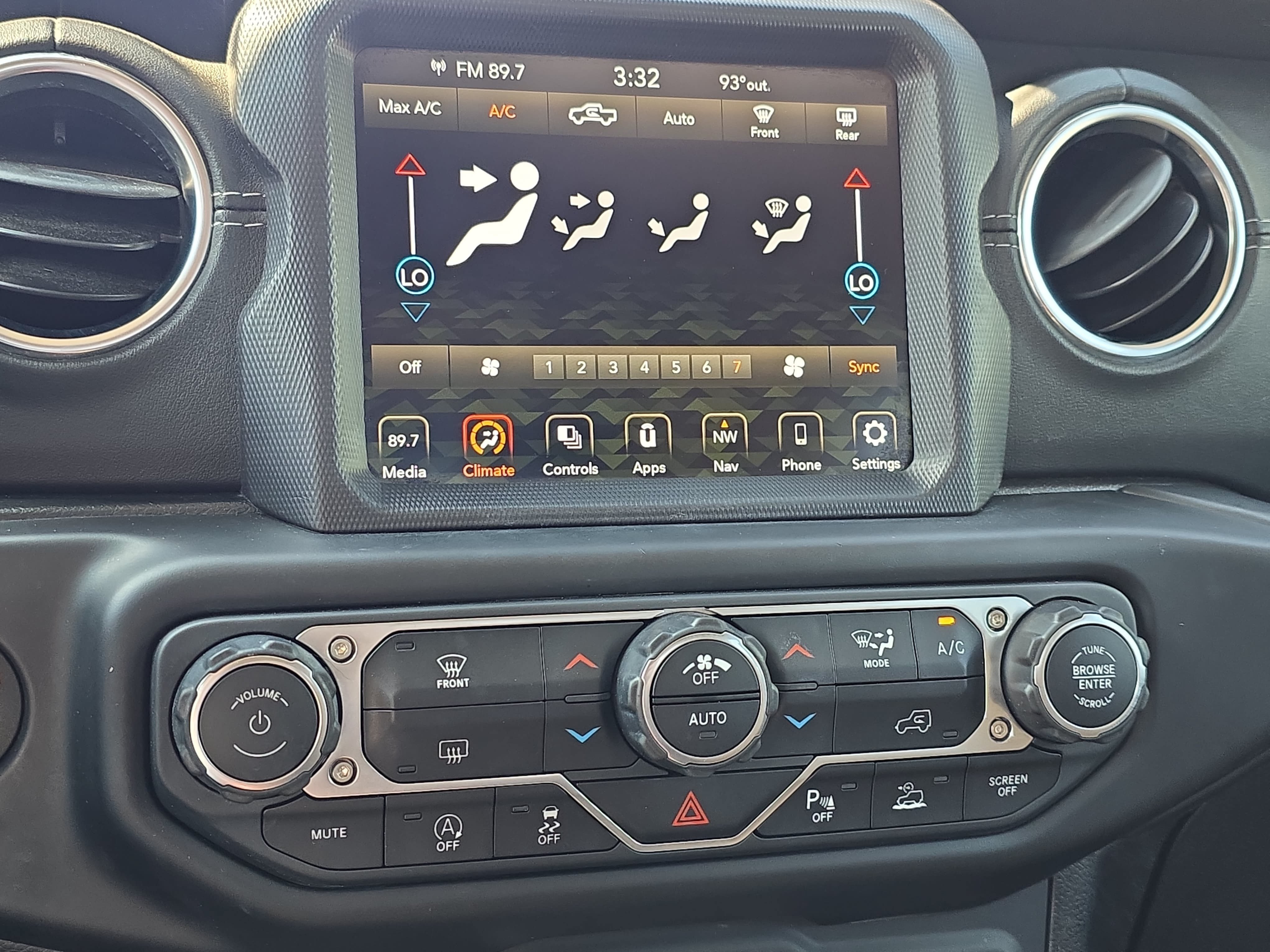 Used 2020 Jeep Gladiator Overland AWD/4WD image 21