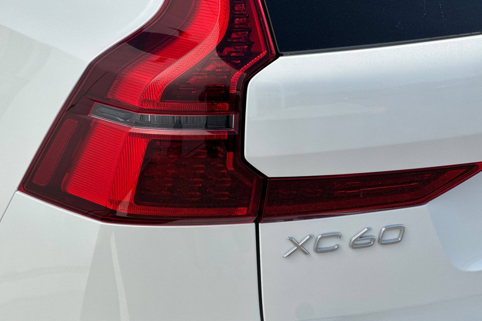 Certified 2026 Volvo XC60 B5 Ultra w/ Climate Package PRO AWD/4WD image 34