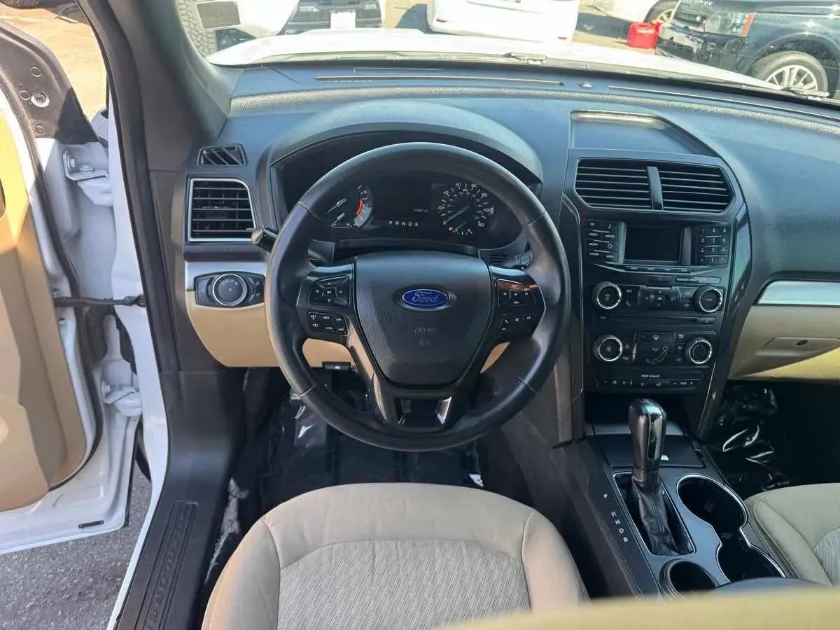 Used 2017 Ford Explorer FWD image 17