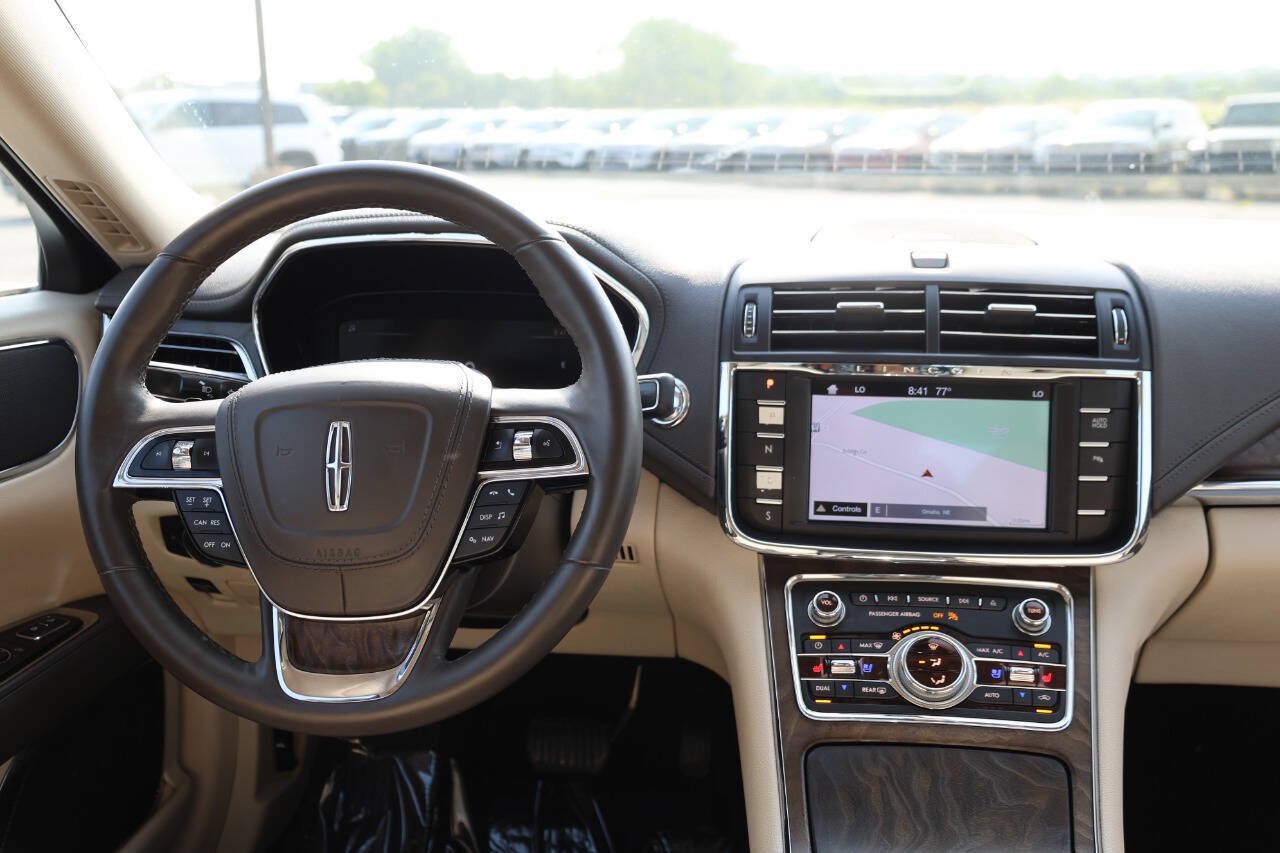 Used 2017 Lincoln Continental Select FWD image 23