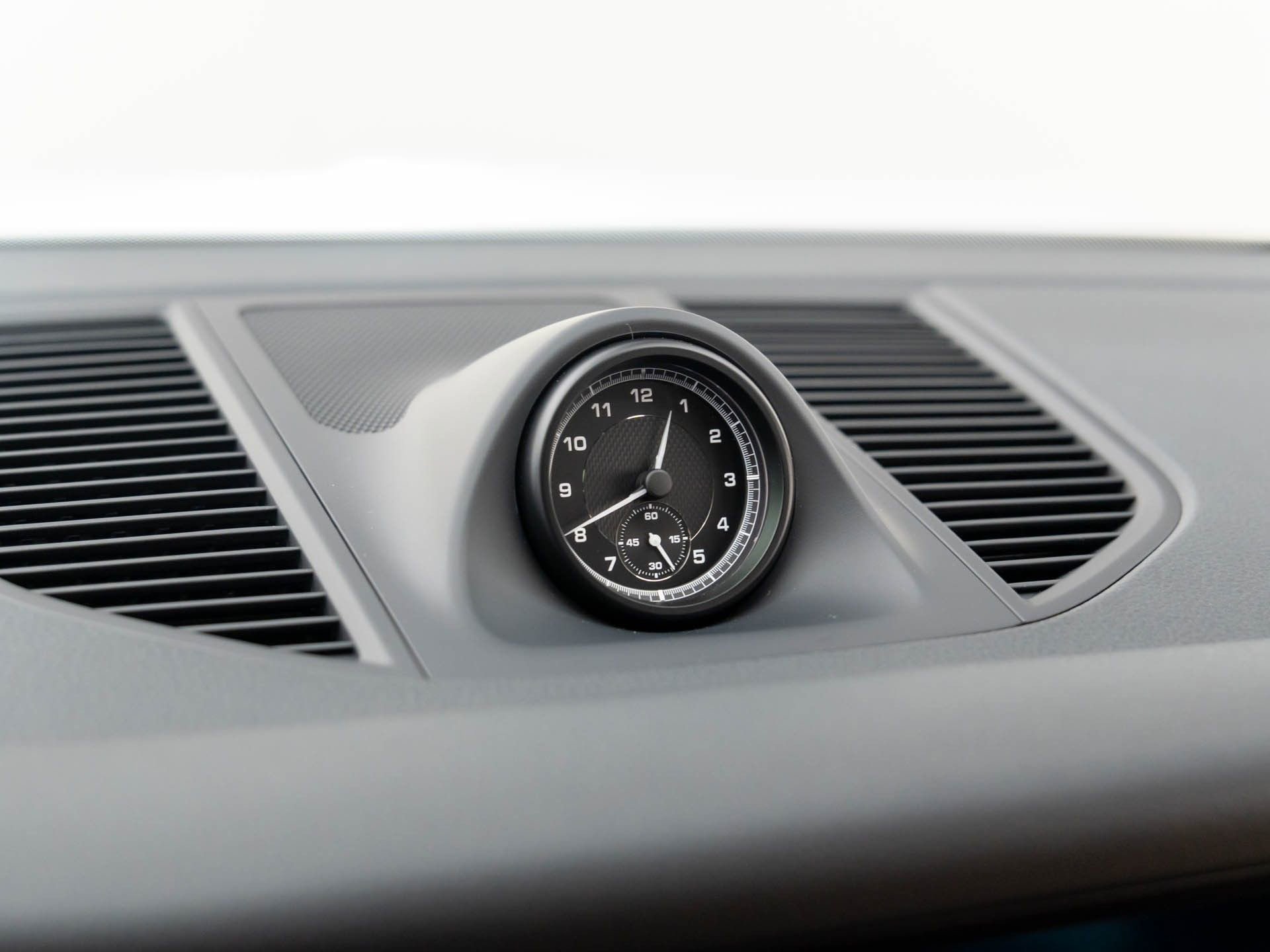 Certified 2025 Porsche Macan image 26