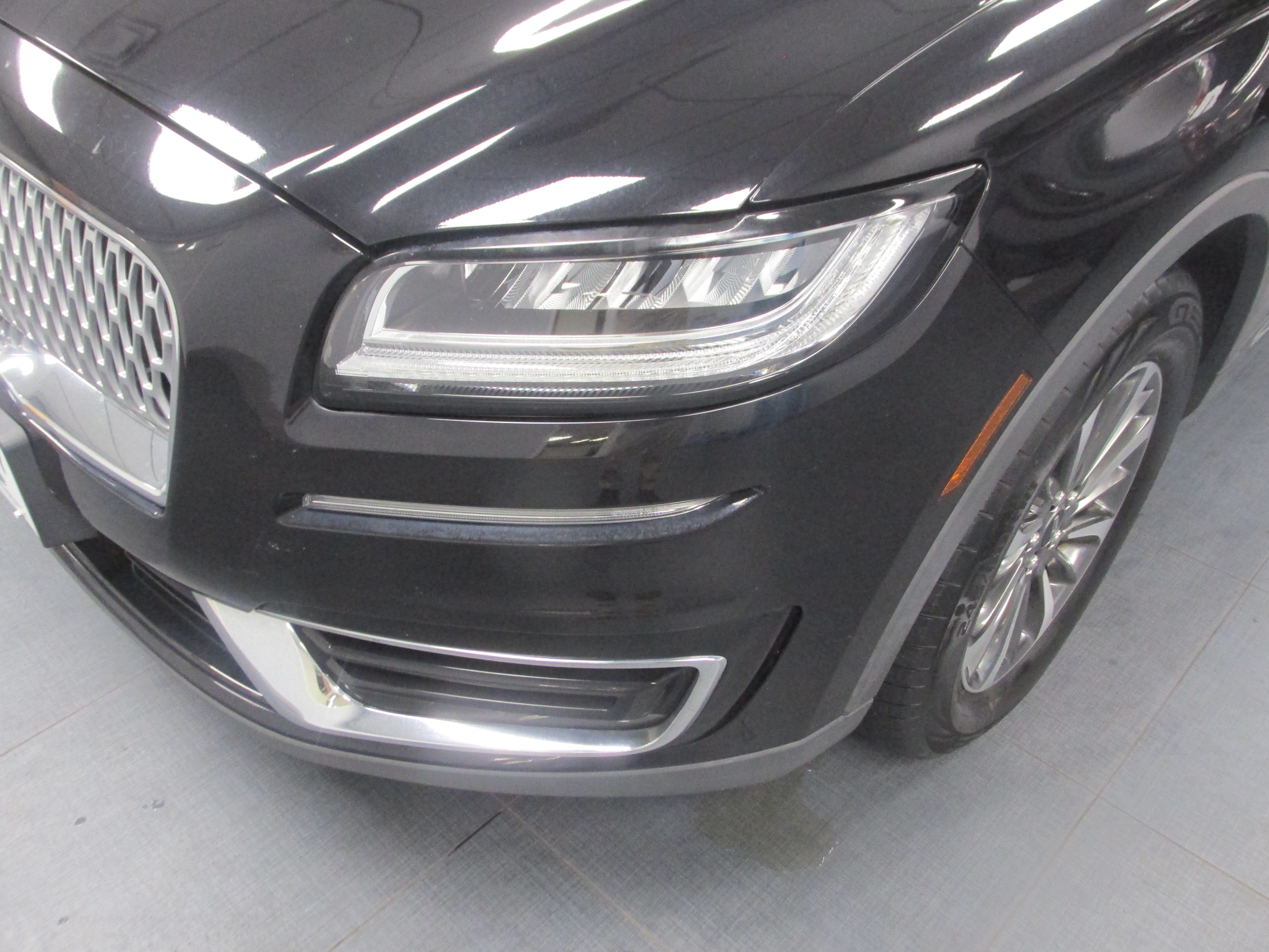 Used 2019 Lincoln Nautilus Select AWD/4WD image 9