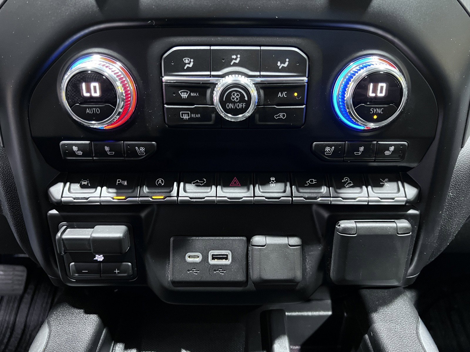 Used 2019 GMC Sierra 1500 Denali w/ Denali Ultimate Package AWD/4WD image 20