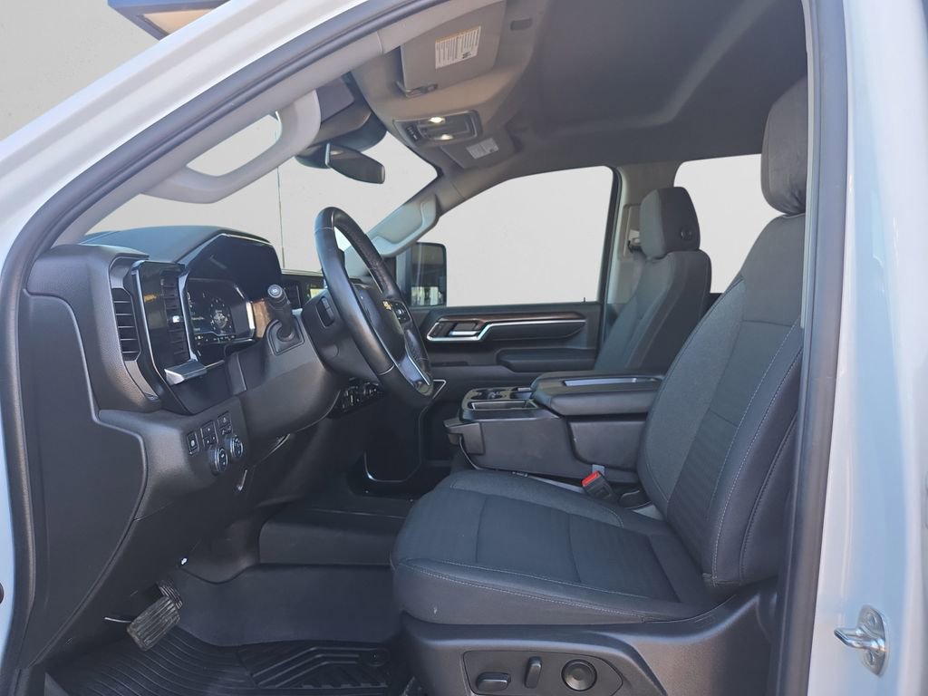 Used 2025 Chevrolet Silverado 2500 LT image 11
