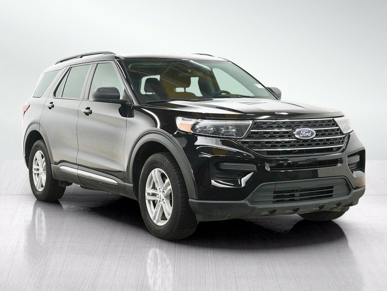Used 2023 Ford Explorer XLT w/ Class IV Trailer Tow Package AWD/4WD image 7