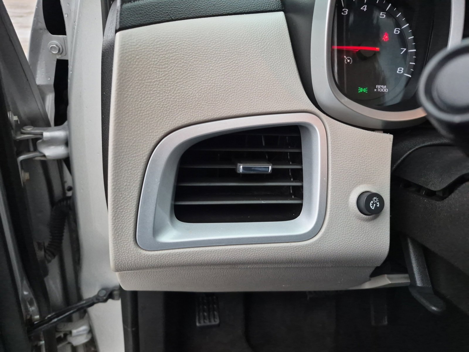 Used 2013 Chevrolet Equinox LT w/ Driver Convenience Package FWD image 24