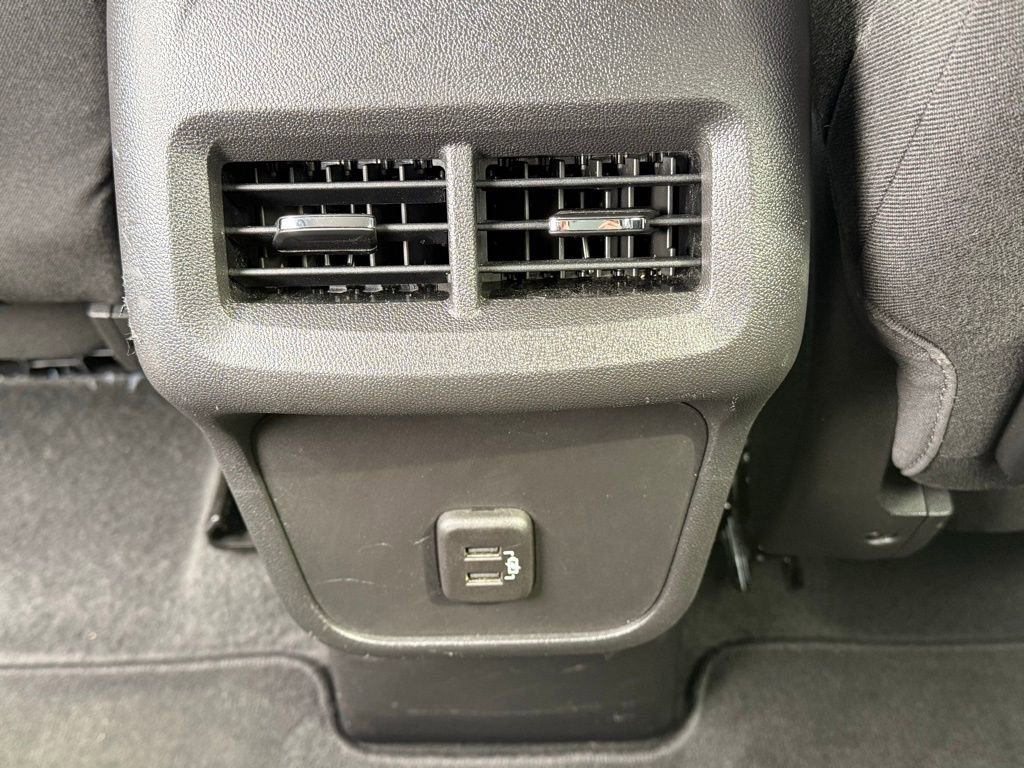 Used 2024 GMC Terrain SLE image 21