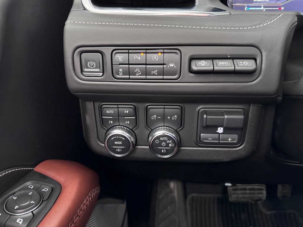 Certified 2023 GMC Yukon Denali Ultimate AWD/4WD image 27
