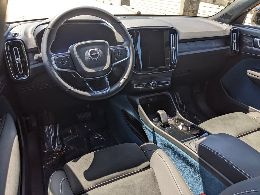 Certified 2023 Volvo XC40 Recharge Ultimate AWD/4WD image 12