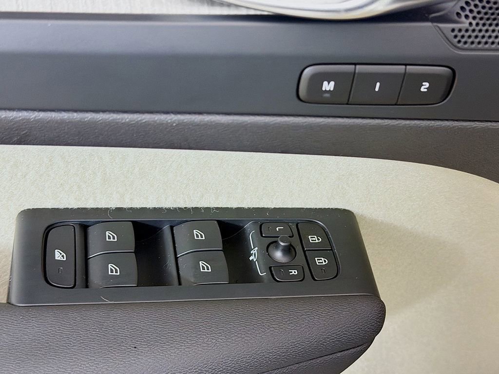 Used 2023 Volvo XC40 B5 Plus w/ Driver Assist Package image 30