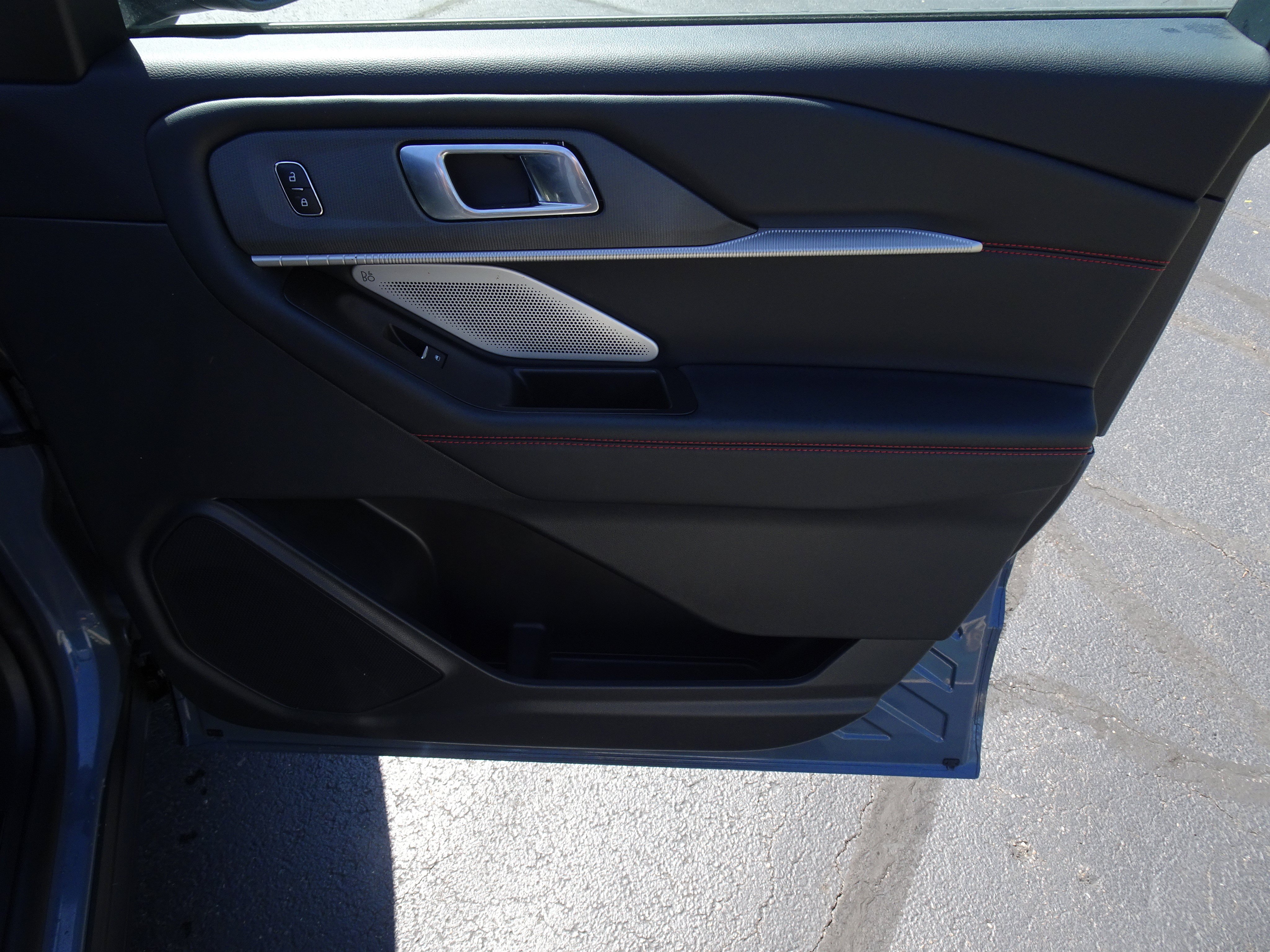 Used 2025 Ford Explorer ST AWD/4WD image 22