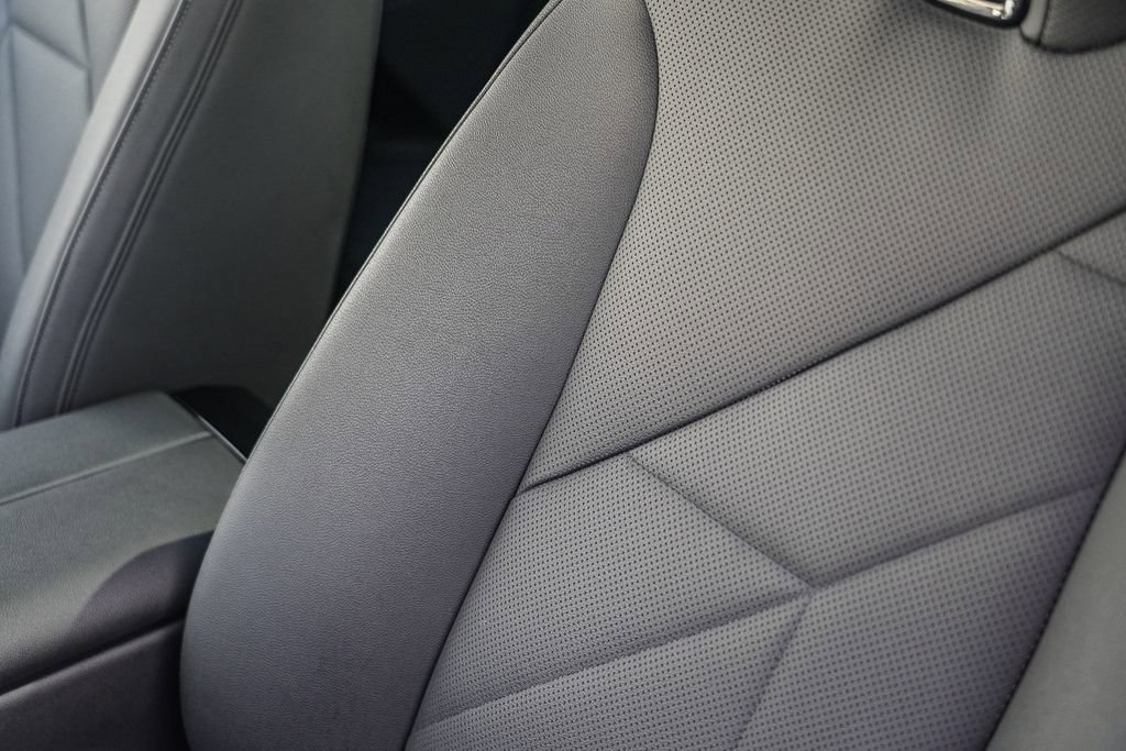 Used 2024 BMW iX xDrive50 image 25