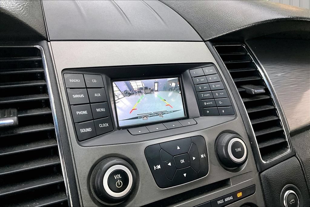 Used 2018 Ford Taurus SEL FWD image 13
