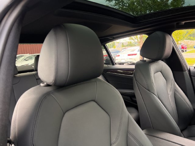 Used 2020 BMW 530e w/ Convenience Package RWD image 34