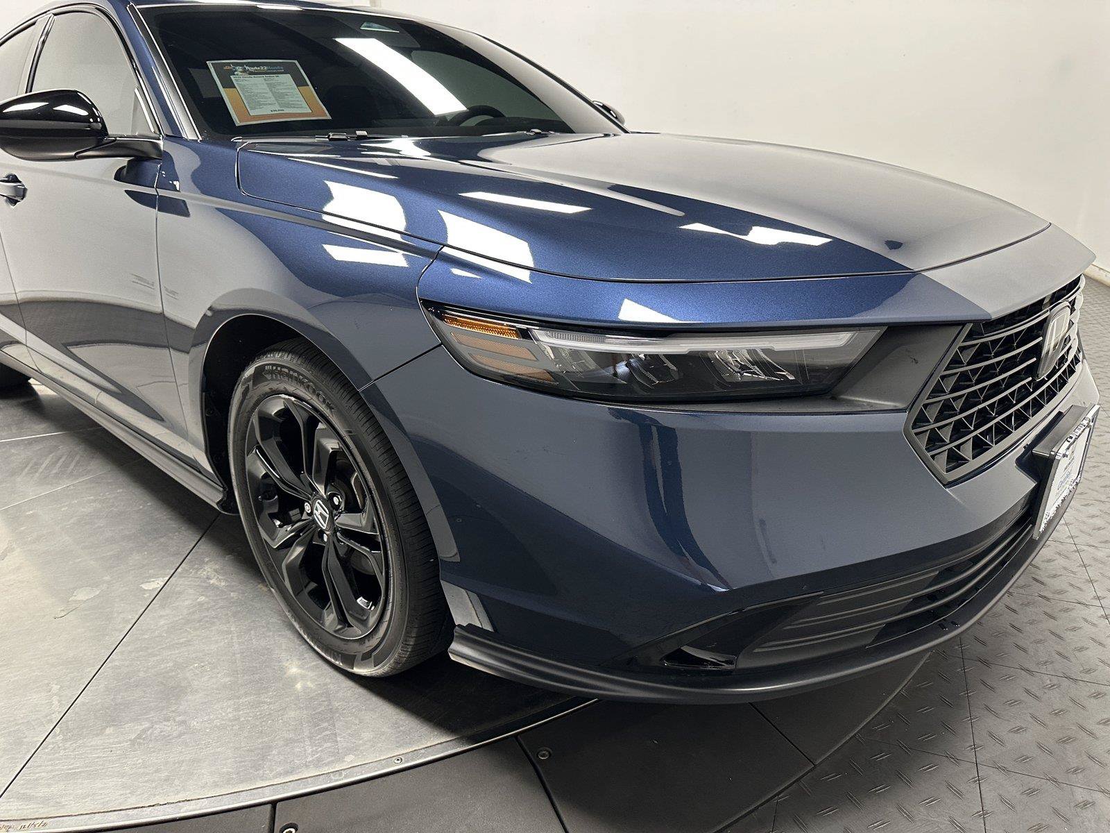 Certified 2025 Honda Accord SE image 3
