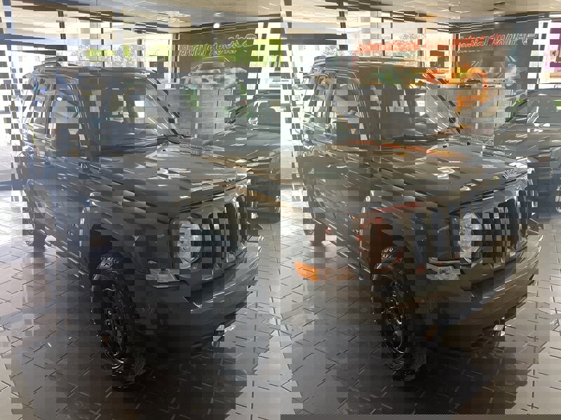 Used 2016 Jeep Patriot Sport image 3