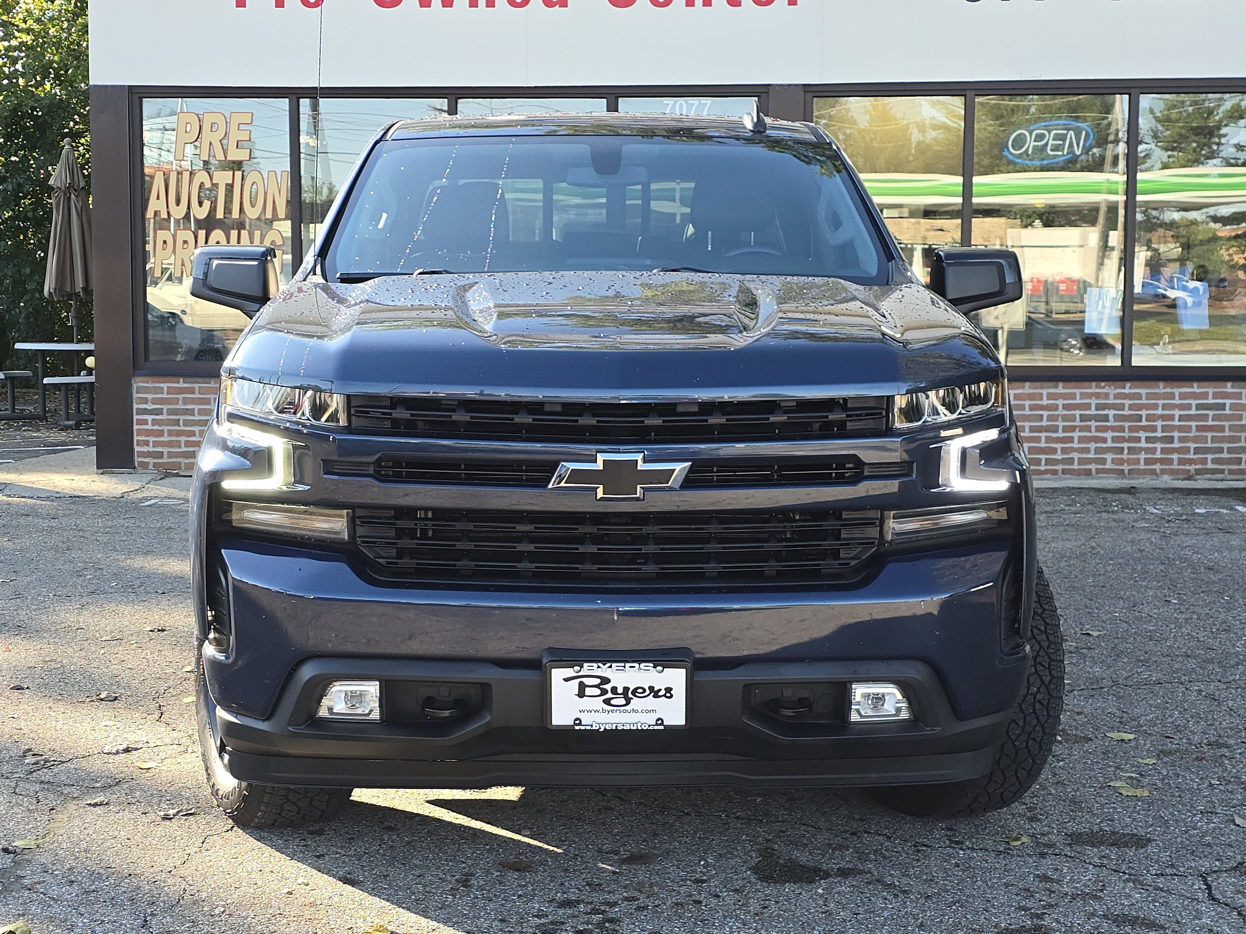 Used 2021 Chevrolet Silverado 1500 RST image 2