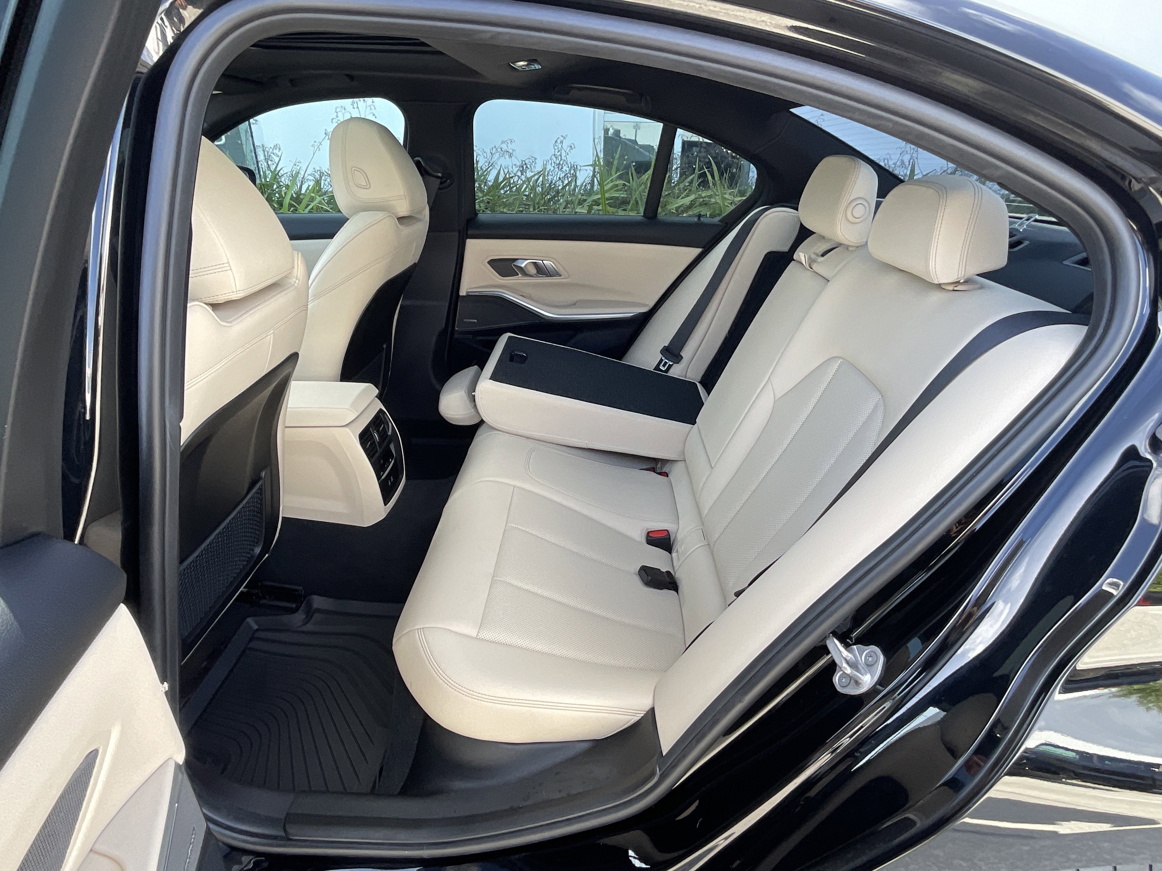 Certified 2023 BMW 330i Sedan w/ Premium Package image 28