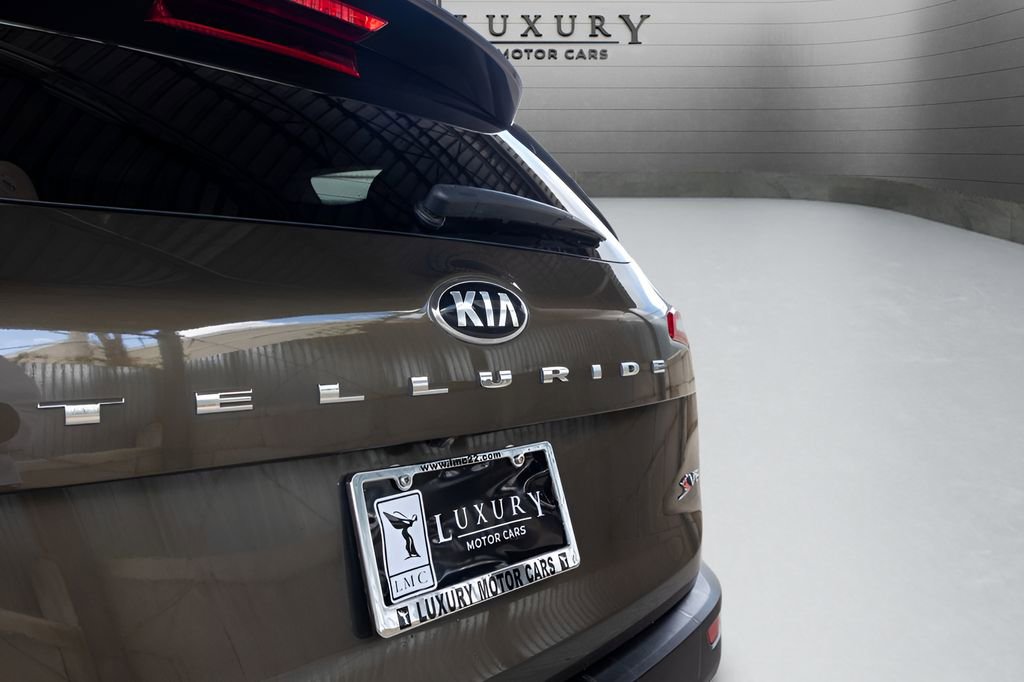 Used 2020 Kia Telluride S w/ S 8 Passenger Seating Package AWD/4WD image 17