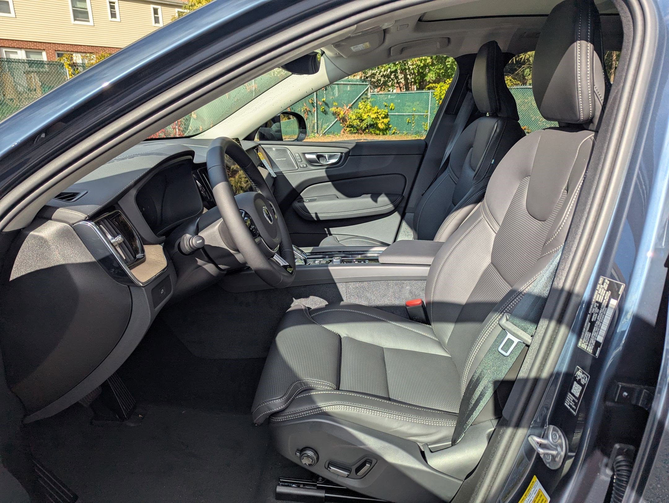 New 2026 Volvo XC60 B5 Ultra w/ Protection Package Premier image 8