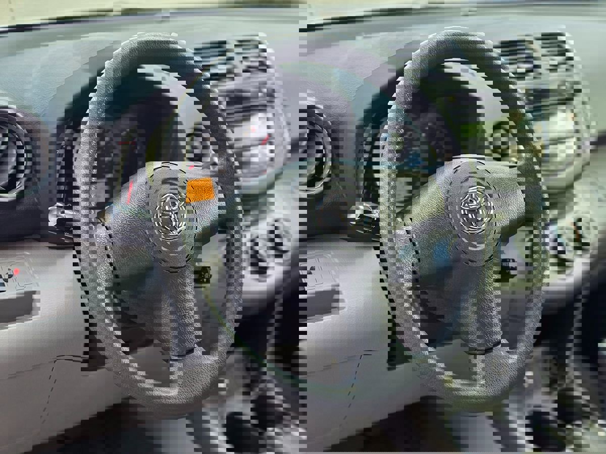 Used 2006 Toyota RAV4 2WD image 22