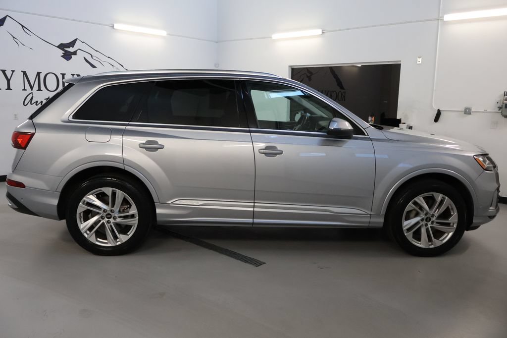 Used 2022 Audi Q7 3.0T Premium Plus w/ Premium Plus Package AWD/4WD image 8