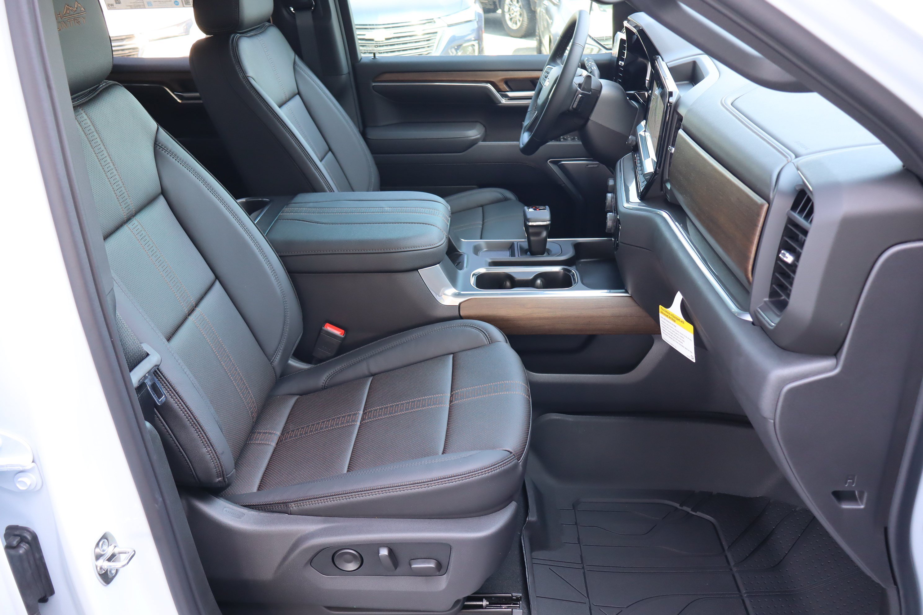 New 2026 Chevrolet Silverado 1500 High Country w/ High Country Premium Package AWD/4WD image 24