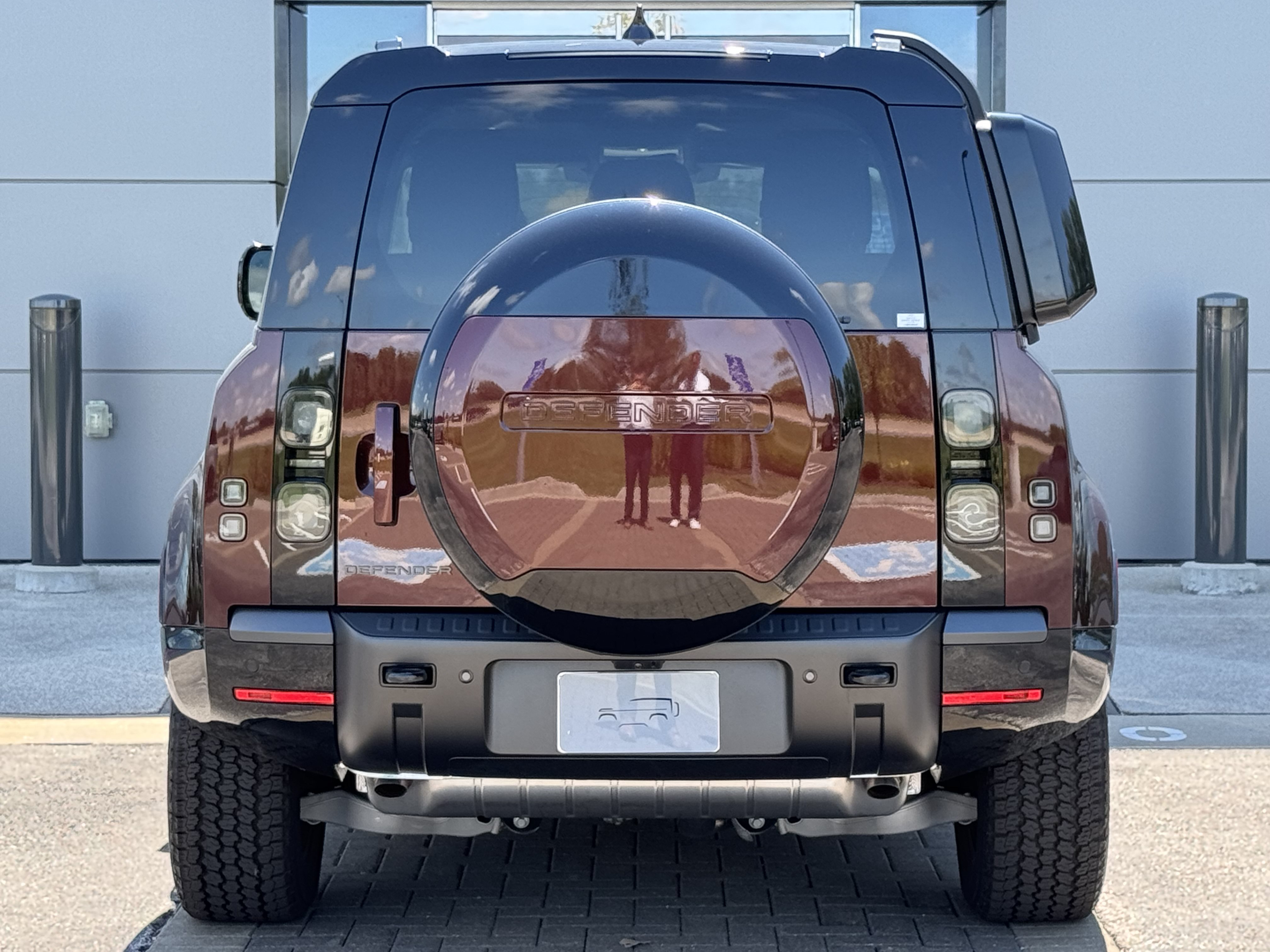 New 2026 Land Rover Defender 90 X-Dynamic SE AWD/4WD image 4