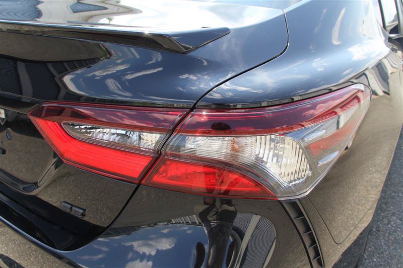 Used 2022 Toyota Camry SE w/ Cold Weather Package FWD image 12