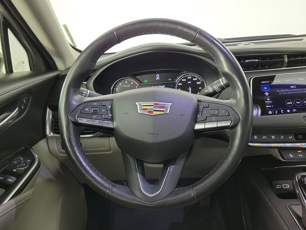Used 2021 Cadillac XT4 Luxury w/ Cold Weather Package FWD image 21