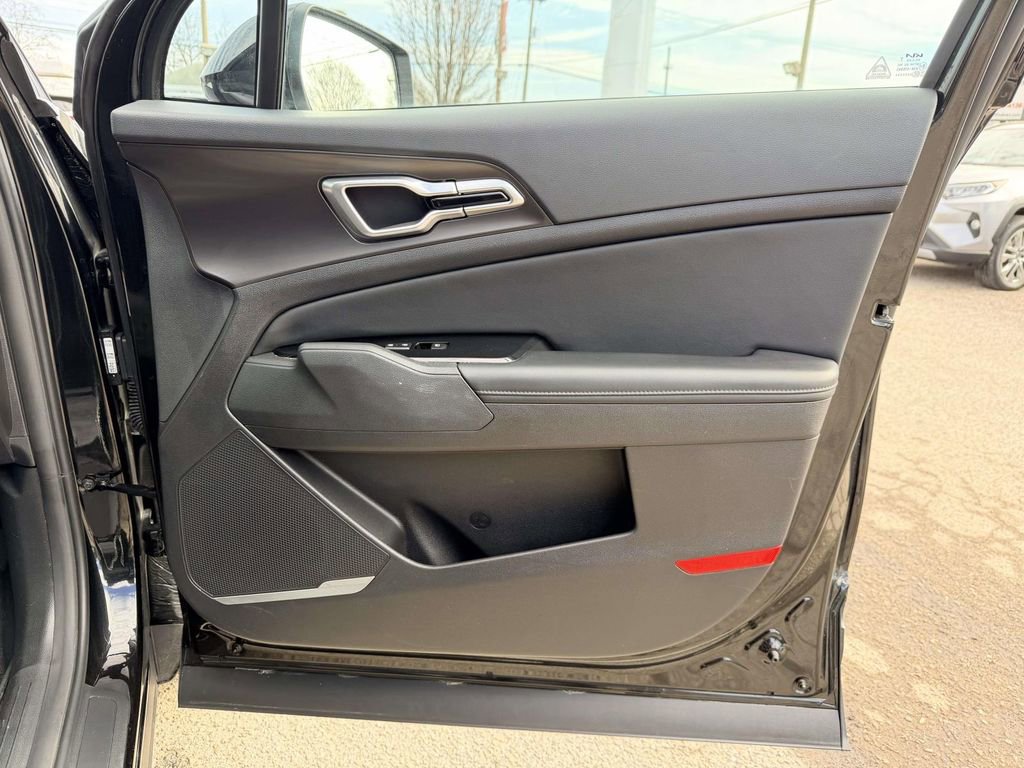 Used 2023 Kia Sportage EX image 11