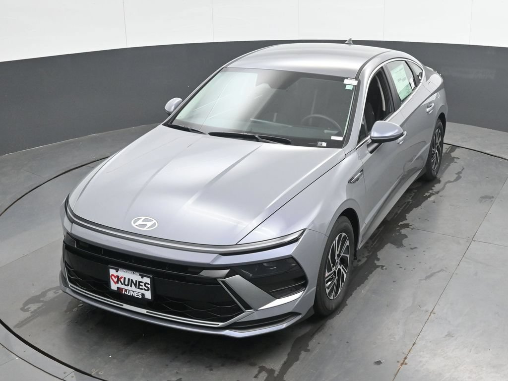 New 2026 Hyundai Sonata Blue FWD image 16