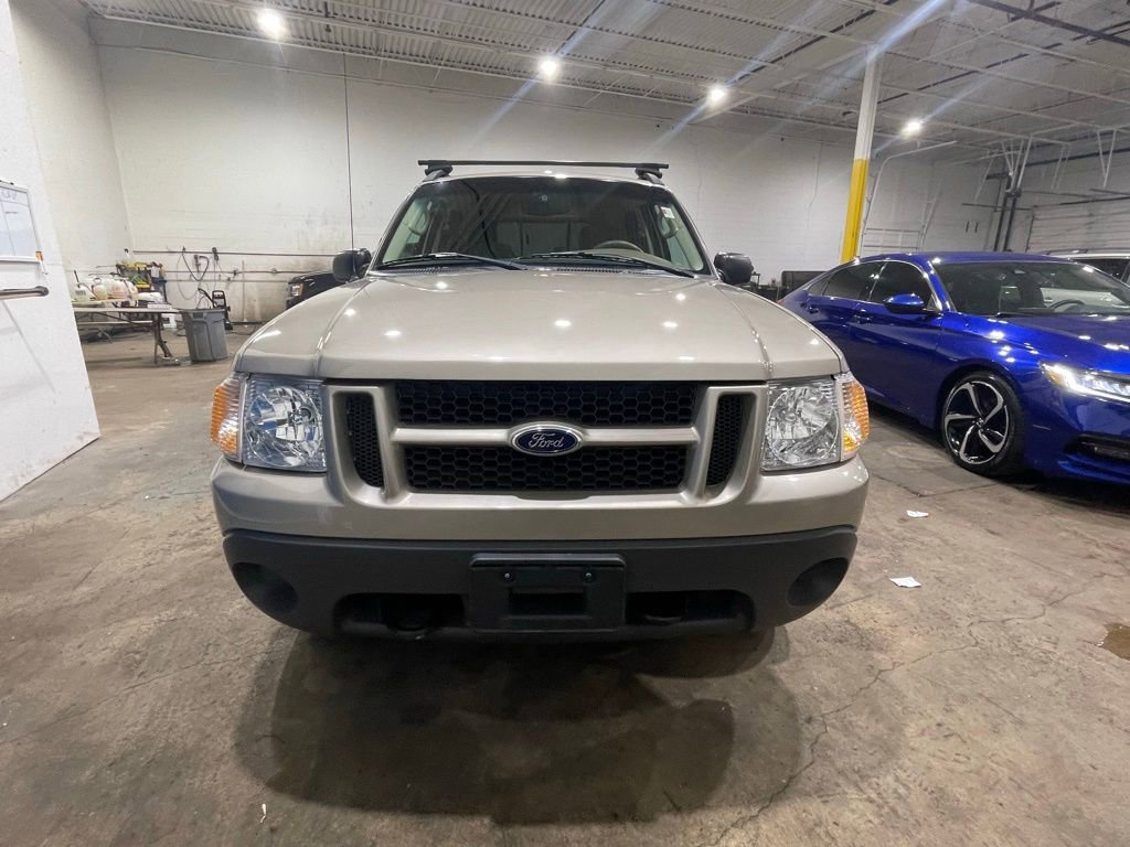 Used 2004 Ford Explorer Sport Trac XLT AWD/4WD image 2