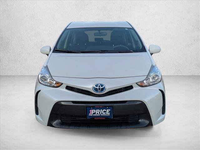 Used 2017 Toyota Prius V Two video 2