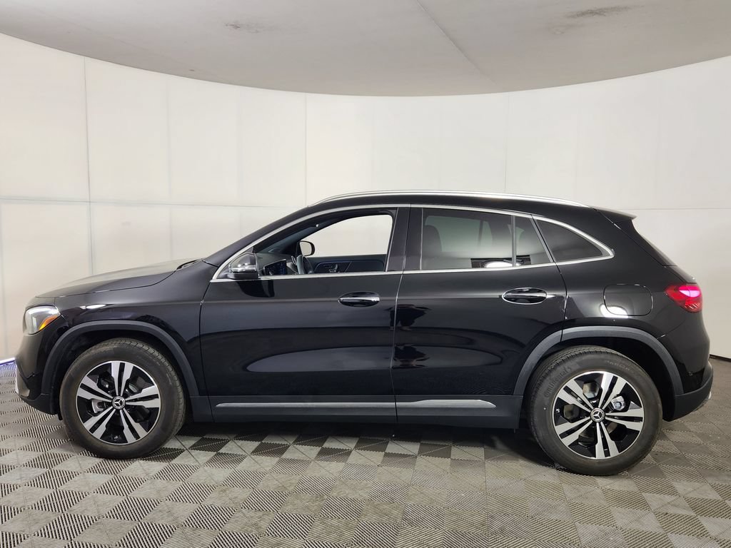 Used 2025 Mercedes-Benz GLA 250 4MATIC image 4